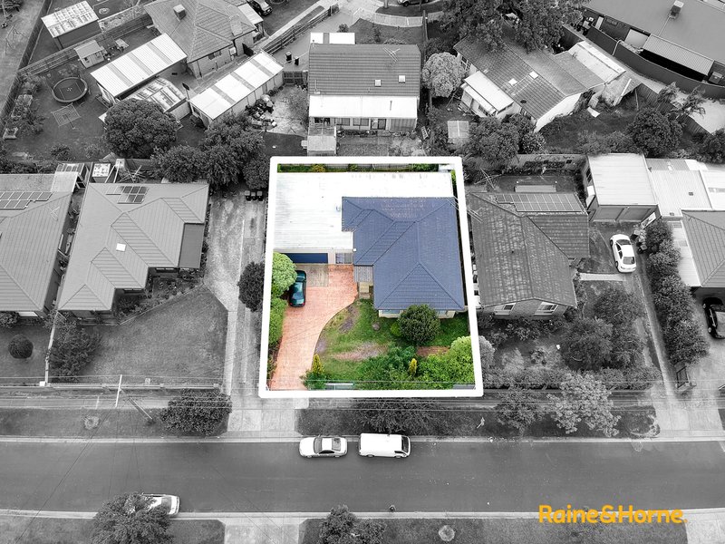 Photo - 24 Orloff Close, Clayton South VIC 3169 - Image 8