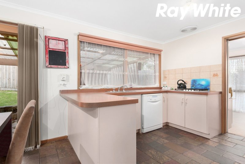 Photo - 24 Osborn Grove, Pakenham VIC 3810 - Image 5