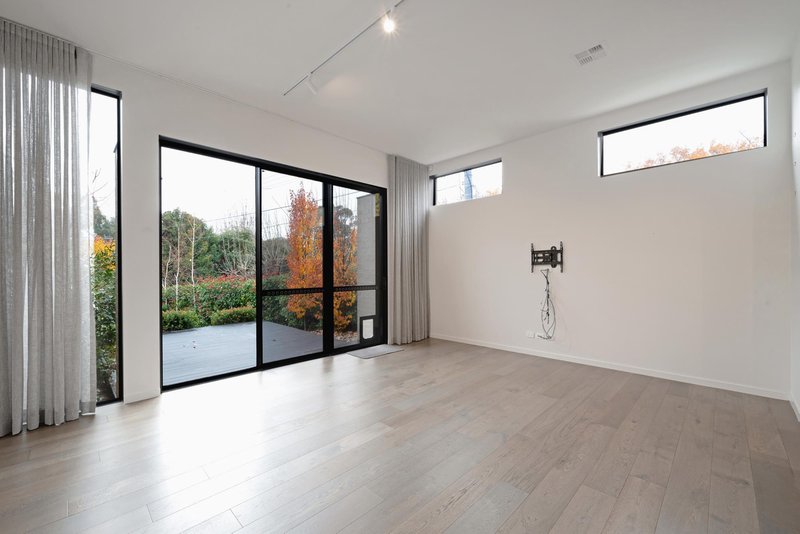 Photo - 2/4 Ossa Place, Lyons ACT 2606 - Image 5