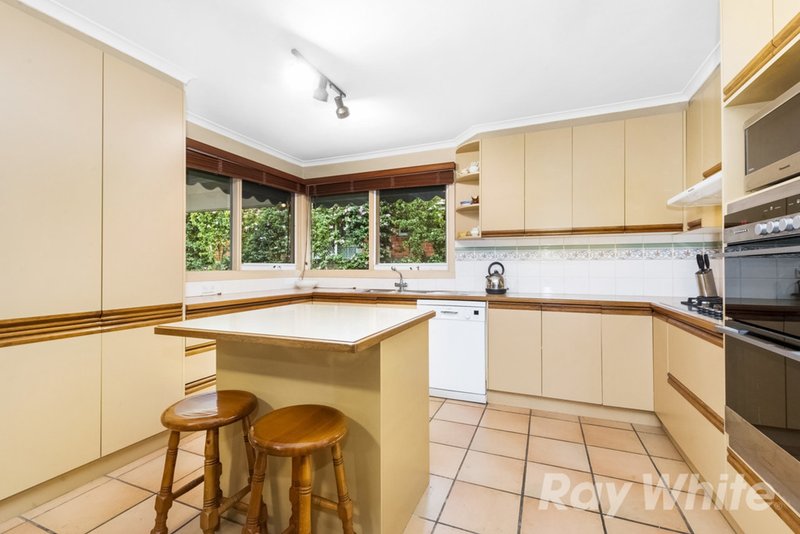 Photo - 24 Owens Avenue, Glen Waverley VIC 3150 - Image 3