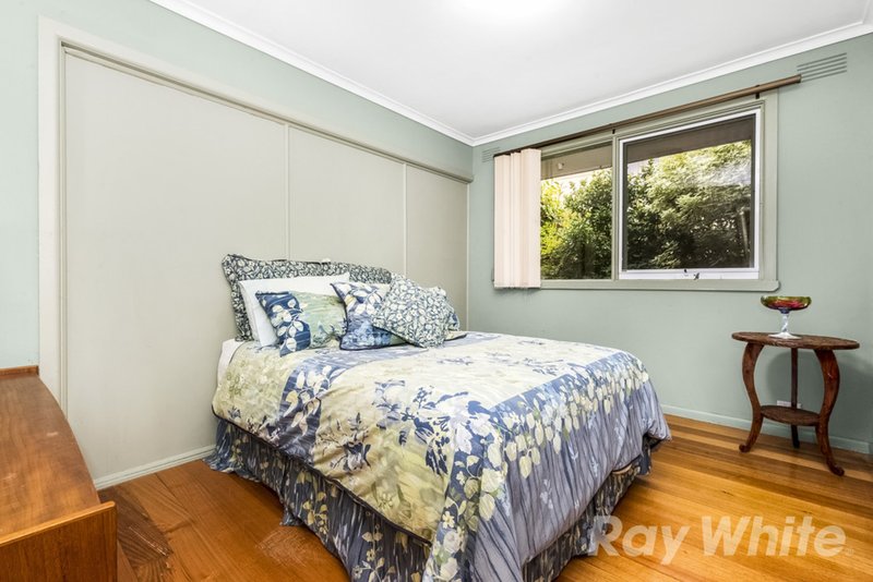 Photo - 24 Owens Avenue, Glen Waverley VIC 3150 - Image 8