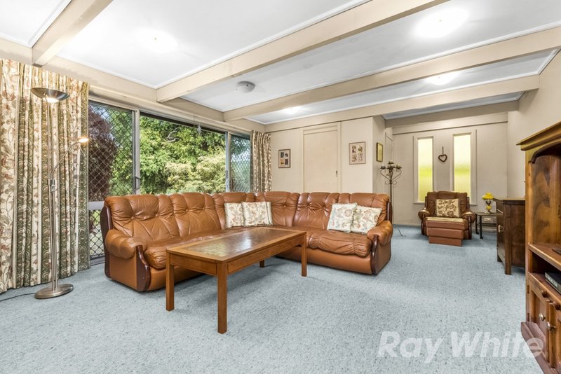 Photo - 24 Owens Avenue, Glen Waverley VIC 3150 - Image 9