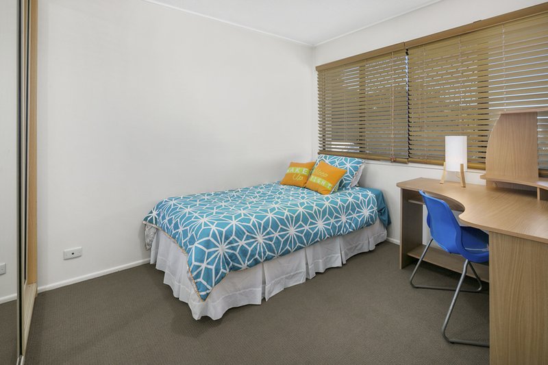 Photo - 24 Paget Street, Carina QLD 4152 - Image 9