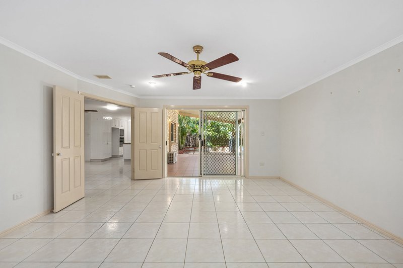 Photo - 24 Pamela Drive, Bray Park QLD 4500 - Image 4