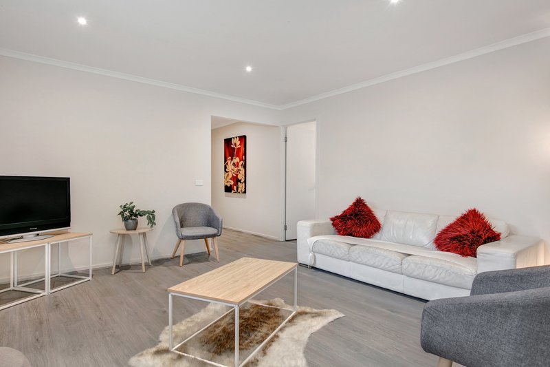 Photo - 24 Pankhurst Promenade, Point Cook VIC 3030 - Image 2