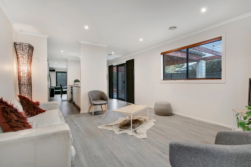 Photo - 24 Pankhurst Promenade, Point Cook VIC 3030 - Image 4