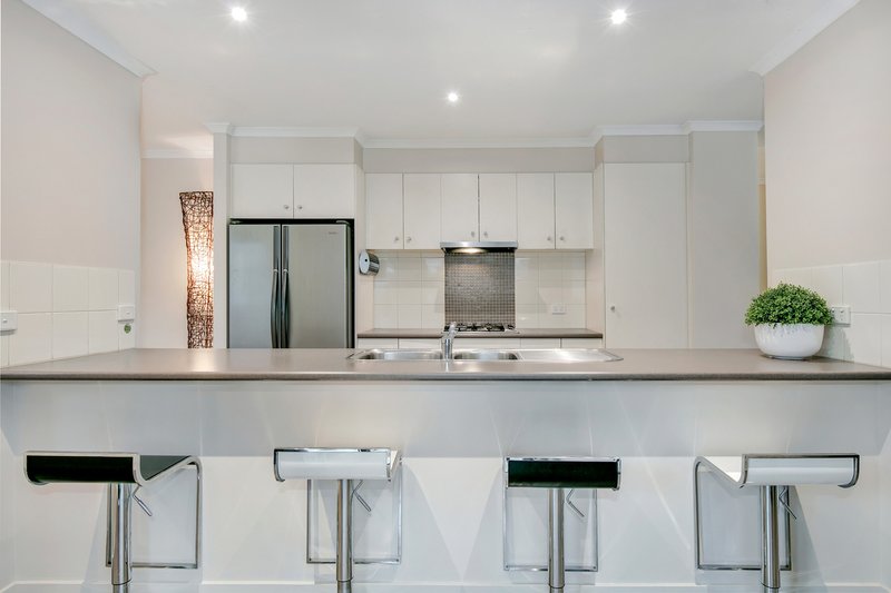 Photo - 24 Pankhurst Promenade, Point Cook VIC 3030 - Image 7