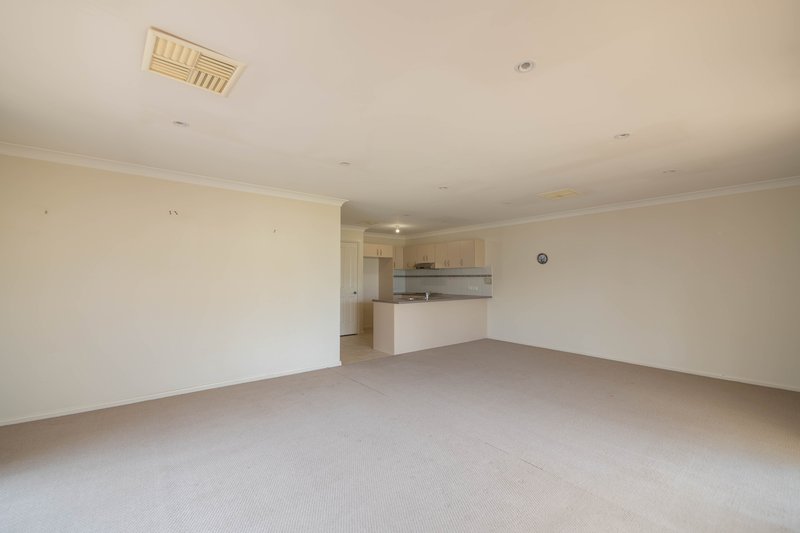 Photo - 2/4 Parkes Street, Forbes NSW 2871 - Image 4