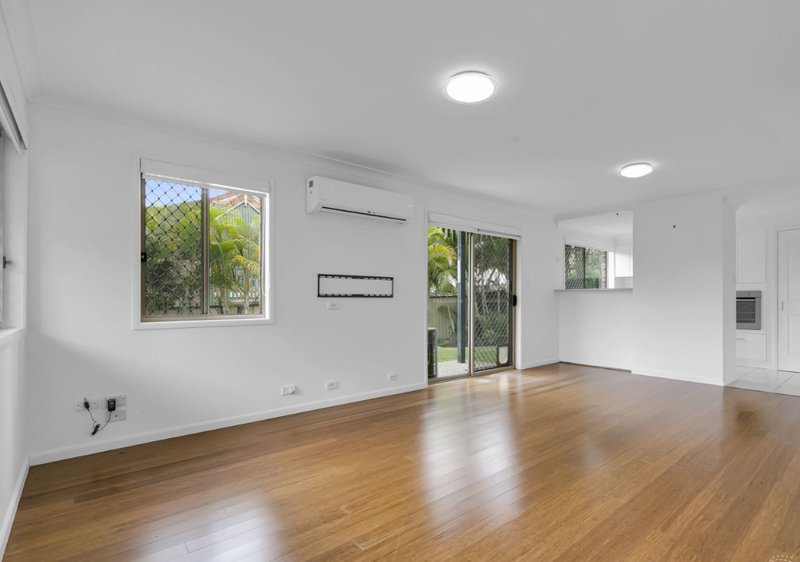 Photo - 2/4 Parklake Drive, Mudgeeraba QLD 4213 - Image 2
