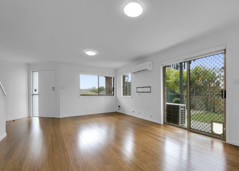 Photo - 2/4 Parklake Drive, Mudgeeraba QLD 4213 - Image 3