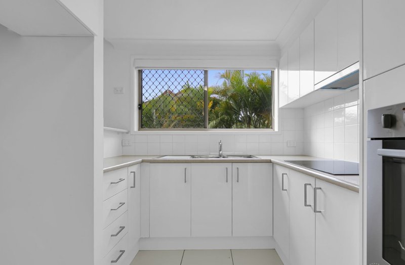 Photo - 2/4 Parklake Drive, Mudgeeraba QLD 4213 - Image 4