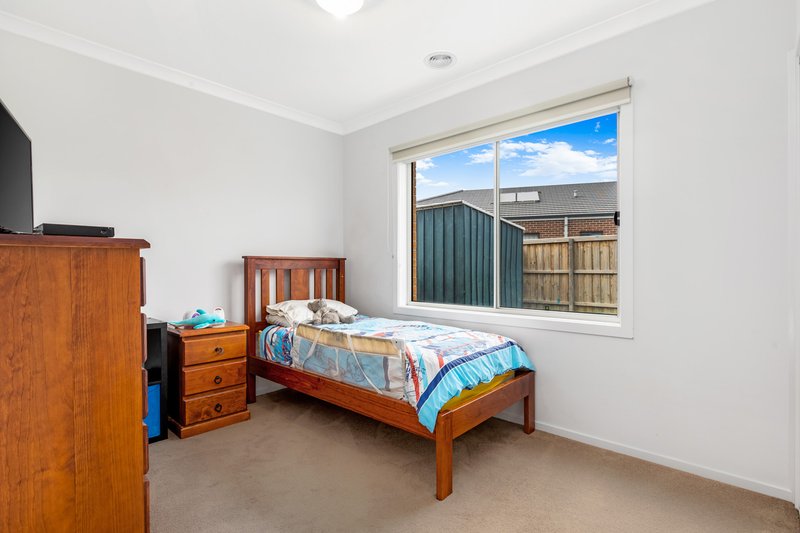 Photo - 24 Pastille Road, Manor Lakes VIC 3024 - Image 9