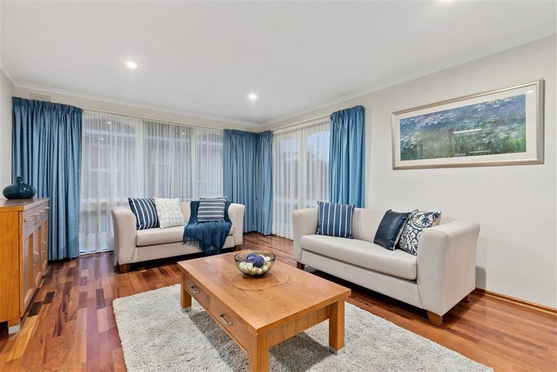 24 Paxton Drive, Glen Waverley VIC 3150