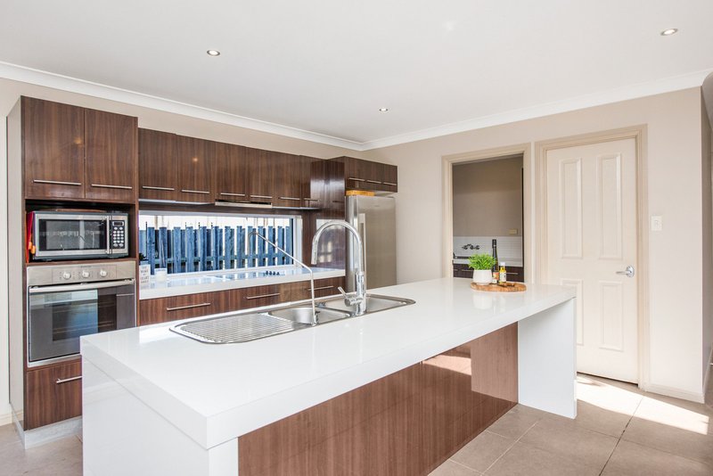 Photo - 24 Peachester Close, Ormeau QLD 4208 - Image 9
