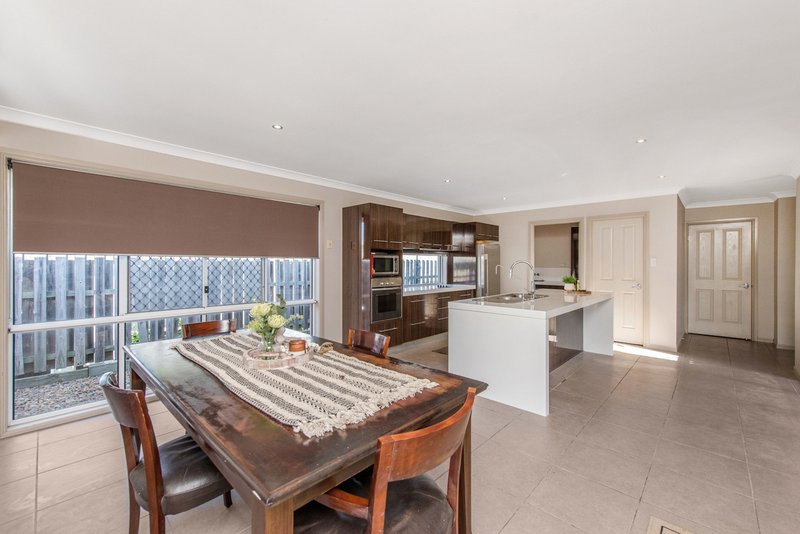Photo - 24 Peachester Close, Ormeau QLD 4208 - Image 10
