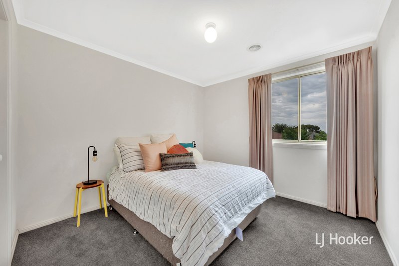 Photo - 24 Penrose Drive, Narre Warren South VIC 3805 - Image 9