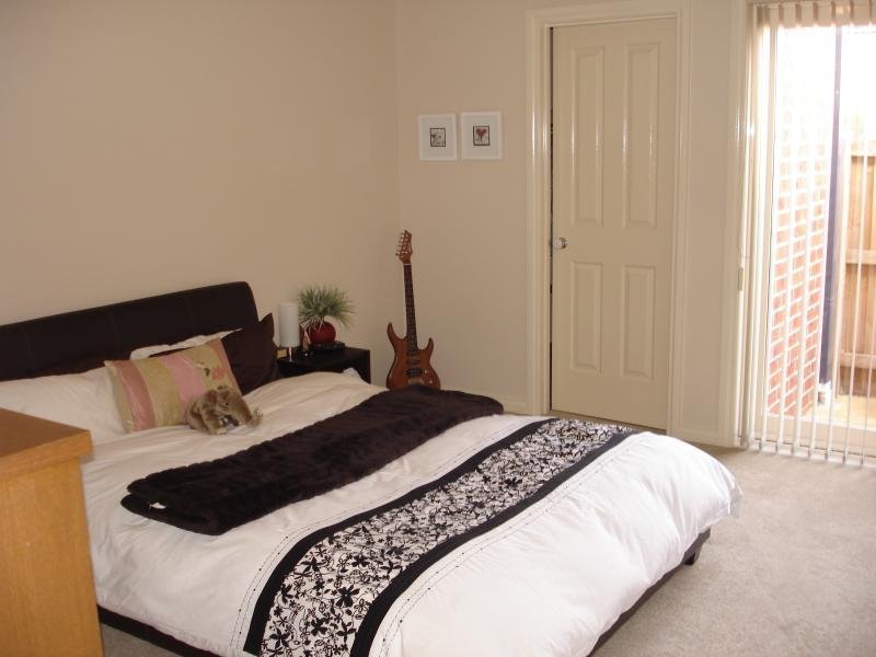 Photo - 2/4 Persimmon Place, Werribee VIC 3030 - Image 3