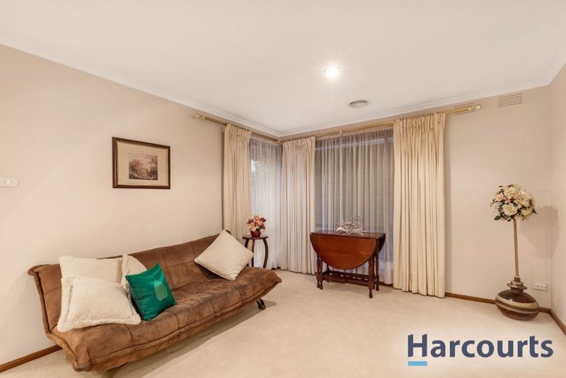 Photo - 24 Piccadilly Avenue, Wantirna South VIC 3152 - Image 5