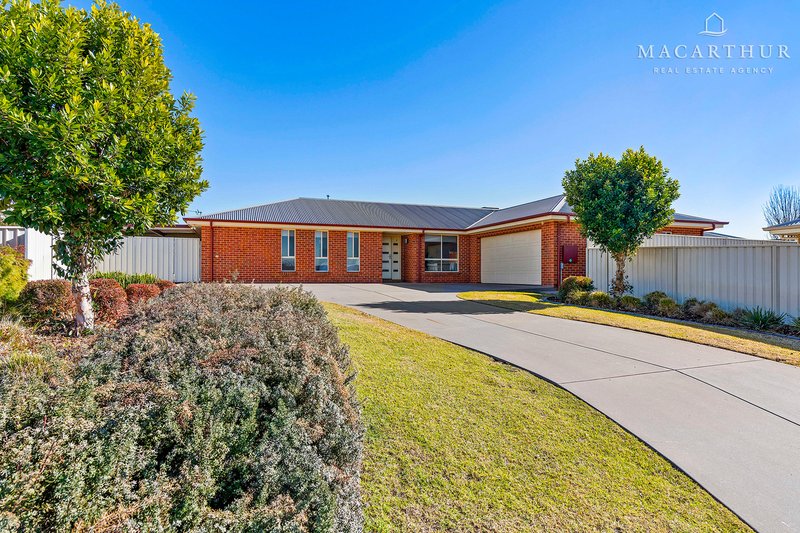 24 Pinnacle Place, Estella NSW 2650