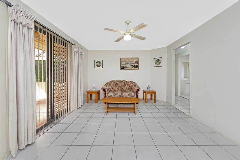 Photo - 24 Piper Drive, Hamlyn Terrace NSW 2259 - Image 5