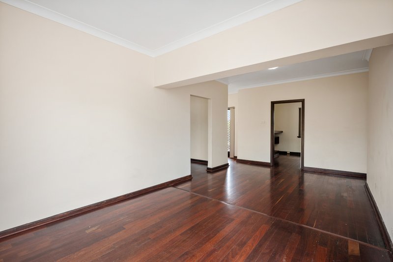 Photo - 24 Pitt Street, St James WA 6102 - Image 12