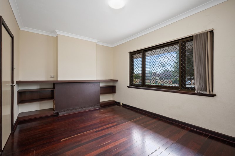 Photo - 24 Pitt Street, St James WA 6102 - Image 13