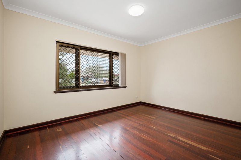 Photo - 24 Pitt Street, St James WA 6102 - Image 17