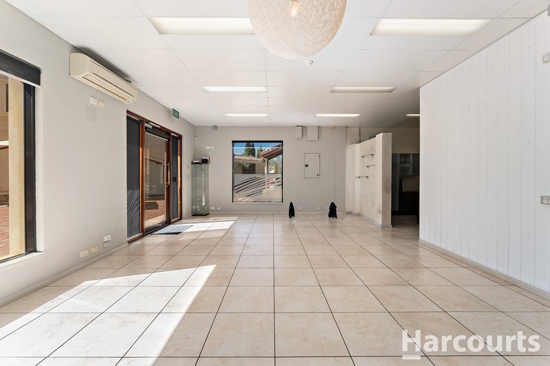 Photo - 2/4 Port Quays , Wannanup WA 6210 - Image 3