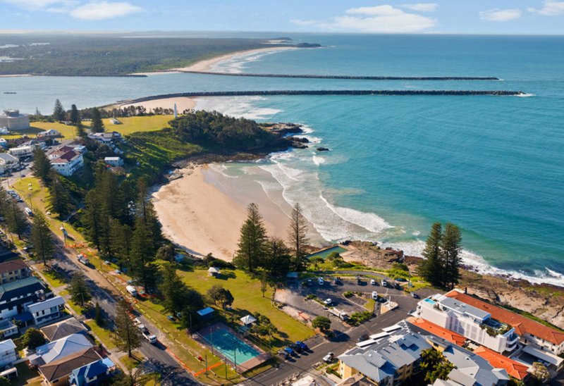 Photo - 2/4 Queen Street, Yamba NSW 2464 - Image 1
