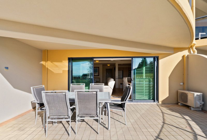 Photo - 2/4 Queen Street, Yamba NSW 2464 - Image 4