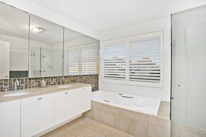 Photo - 24 Queens Court, Castle Hill NSW 2154 - Image 6