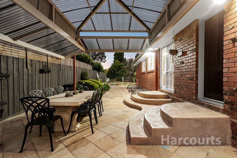 Photo - 24 Quixley Grove, Wantirna VIC 3152 - Image 10