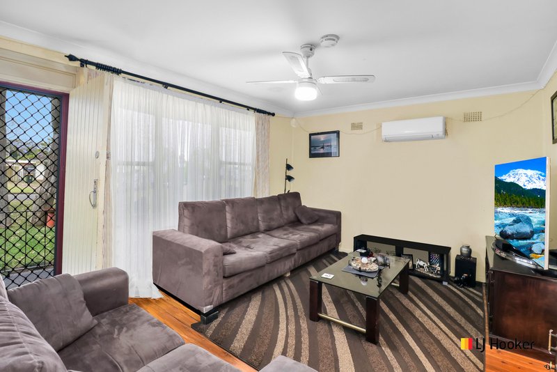 Photo - 24 Rabaul Avenue, Whalan NSW 2770 - Image 2