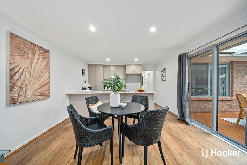 Photo - 24 Rag Holmes Street, Macgregor ACT 2615 - Image 3