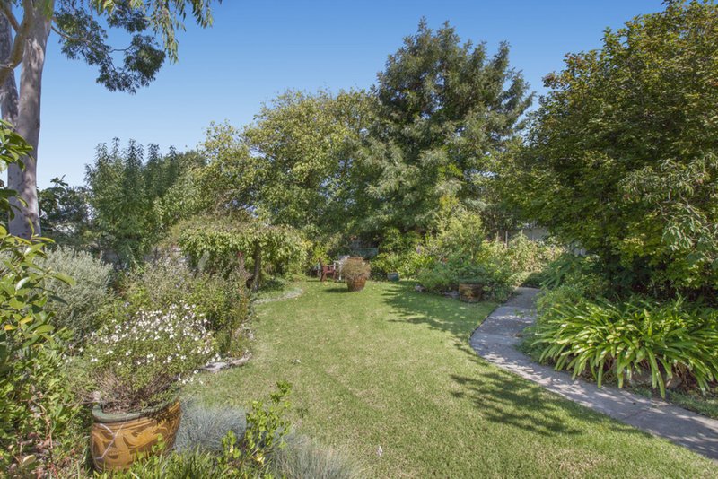 Photo - 24 Railway Street, Seymour VIC 3660 - Image 8