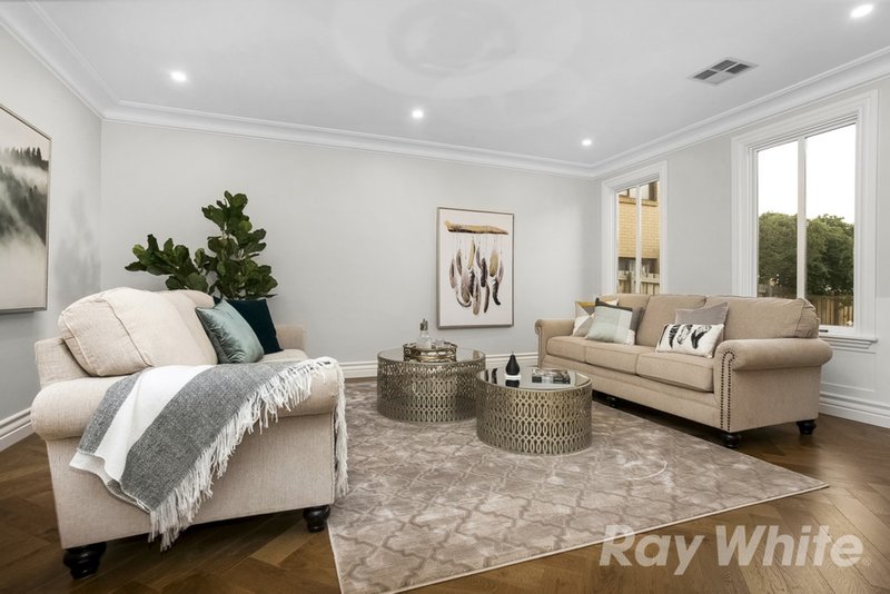 Photo - 2/4 Ralton Avenue, Glen Waverley VIC 3150 - Image 7