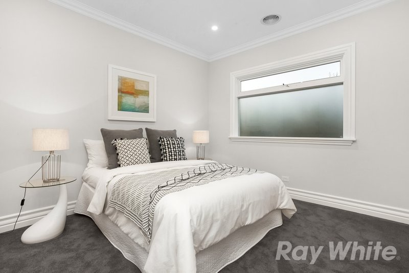 Photo - 2/4 Ralton Avenue, Glen Waverley VIC 3150 - Image 10