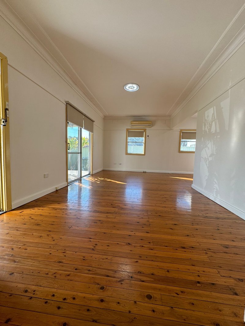 Photo - 24 Ravenswood Street, Canley Vale NSW 2166 - Image 5