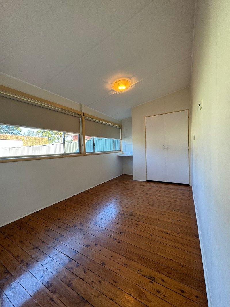 Photo - 24 Ravenswood Street, Canley Vale NSW 2166 - Image 6