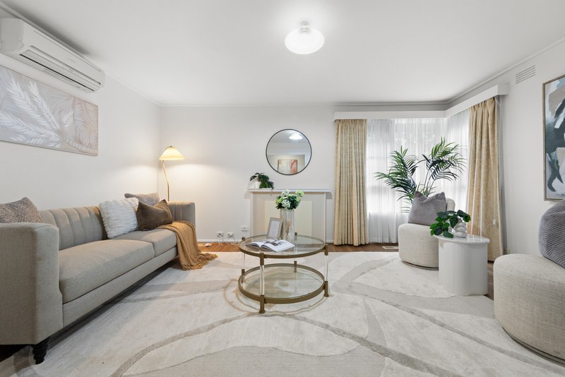 Photo - 2/4 Raynes Street, Balwyn VIC 3103 - Image 2