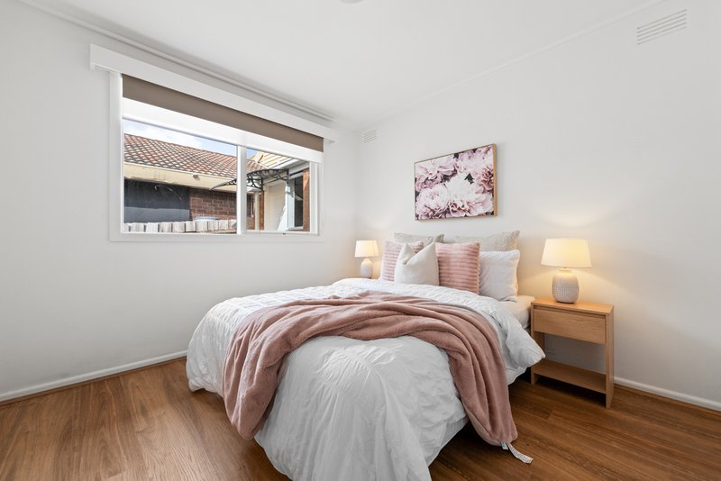 Photo - 2/4 Raynes Street, Balwyn VIC 3103 - Image 8