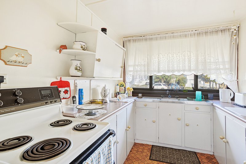 Photo - 24 Redman Avenue, Thirroul NSW 2515 - Image 5