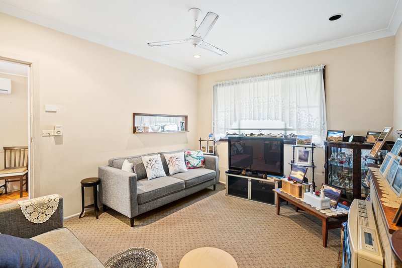 Photo - 24 Redman Avenue, Thirroul NSW 2515 - Image 6