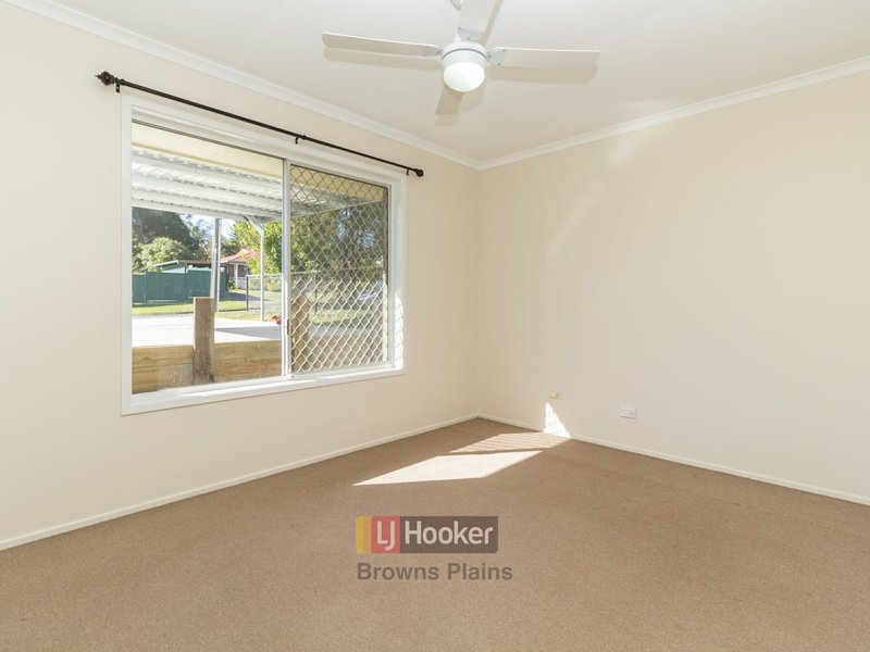 Photo - 24 Regency Drive, Regents Park QLD 4118 - Image 7