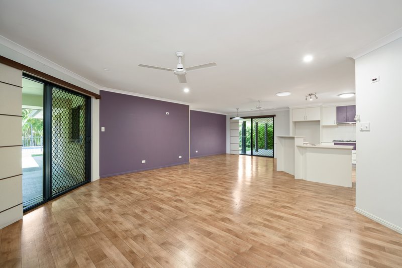 Photo - 24 Reinaerhoff Crescent, Glen Eden QLD 4680 - Image 6