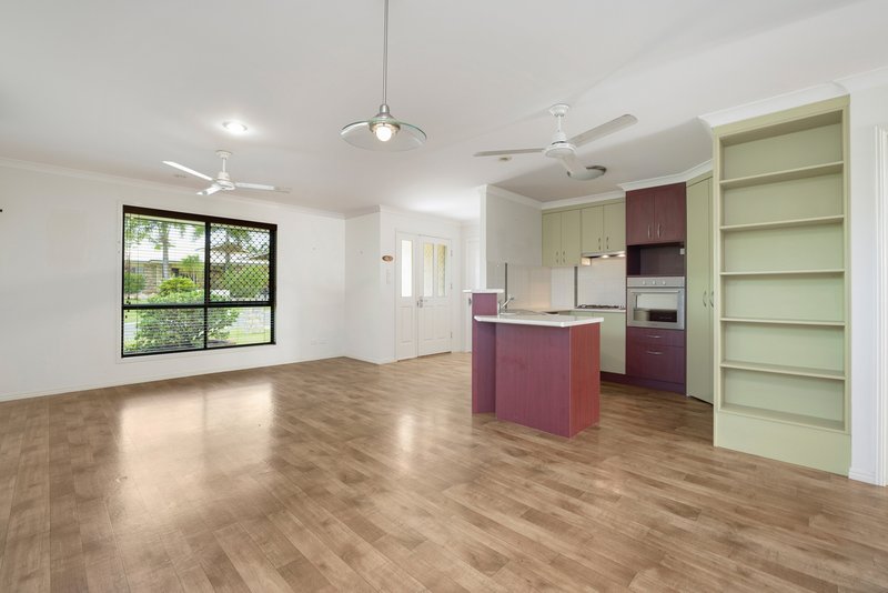 Photo - 24 Reinaerhoff Crescent, Glen Eden QLD 4680 - Image 14