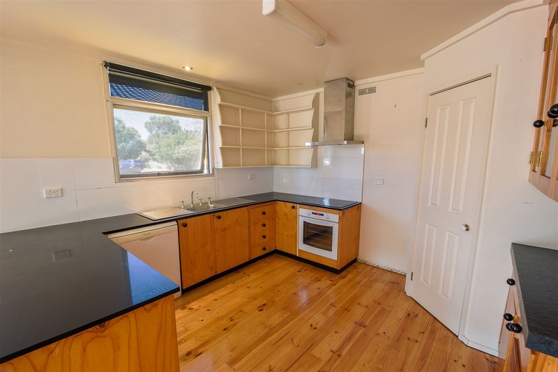 Photo - 24 Rennison Street, Horsham VIC 3400 - Image 5