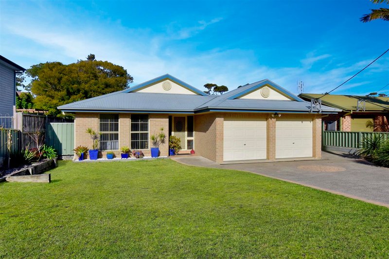 24 Renown Avenue, Shoalhaven Heads NSW 2535