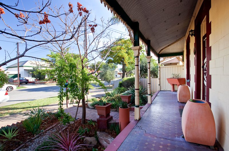 Photo - 24 Roberts Street, Birkenhead SA 5015 - Image 2