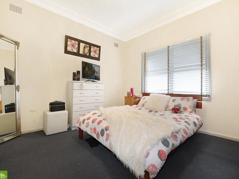 Photo - 24 Robertson Street, Port Kembla NSW 2505 - Image 4